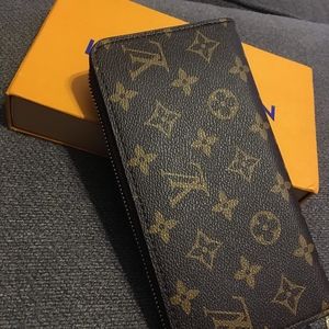 Louis vuitton zip wallet
